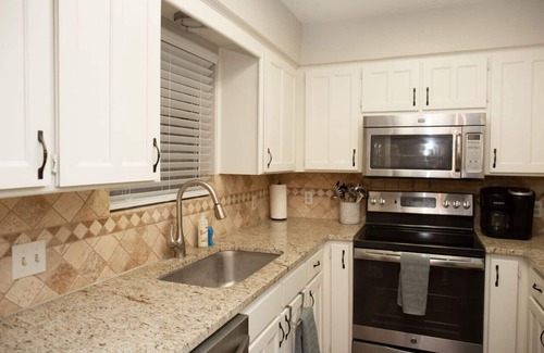 Euless House | Boho House - Minutes From DFW Airport