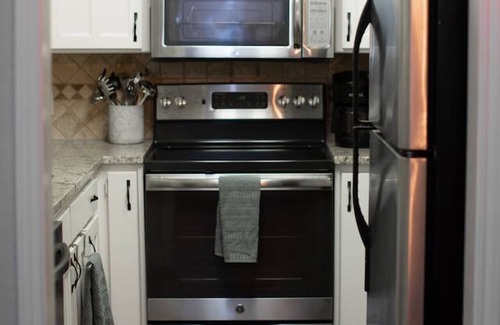 Euless House | Boho House - Minutes From DFW Airport