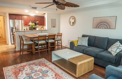 Savannah Beach Condo | Boho-inspired condo easy walk to beach/pier, best restaurants, shops