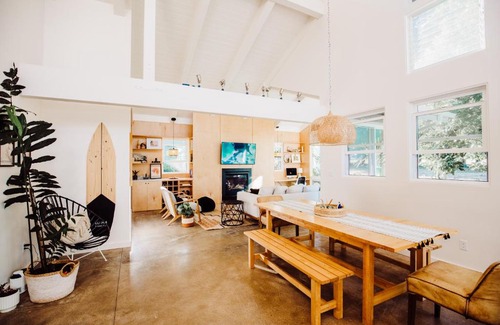 Princeville House | BOHO New Construction: On Golf Course/views/Hot tub AC walk to market and beach