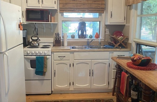 Pineola Cabin | Boho shabby chic shack In beautiful resort