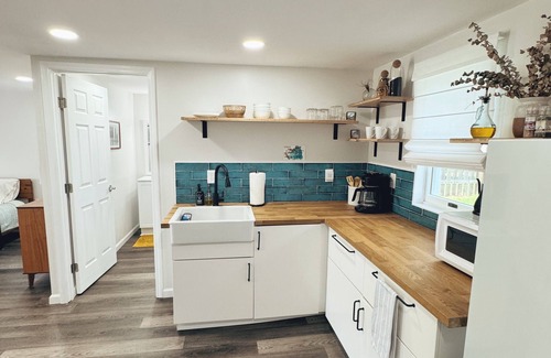Colington Apartment | Boho studio perfect for couples. 5 min away from the beach and the sound!