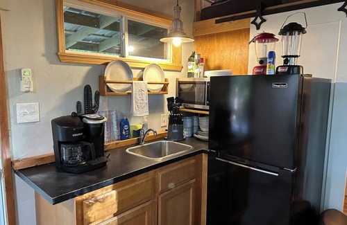 Mentone Apartment | Boho Tiny Home l Private l Pet Friendly
