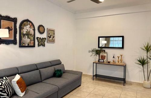 Kota Kinabalu House | BohoHaven Semi D 5R3B 10to12pax with CarGarage