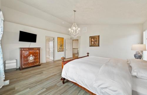 Garden City Villa | Boise Hills Luxurious Retreat