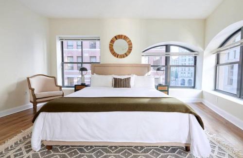Boston Financial District Apartment | Bold and Spacious 2 Bed in Boston Financial District