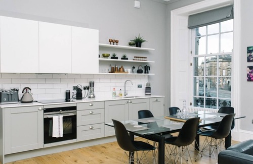 West End Apartment | Bold and Spacious Home near Haymarket Station