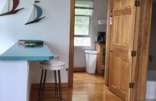 Chamberlain House | BOLD OCEANFRONT RETRO GUESTHOUSE IN MID-COAST MAINE!n3/1 WITH PRIVATE DECK.