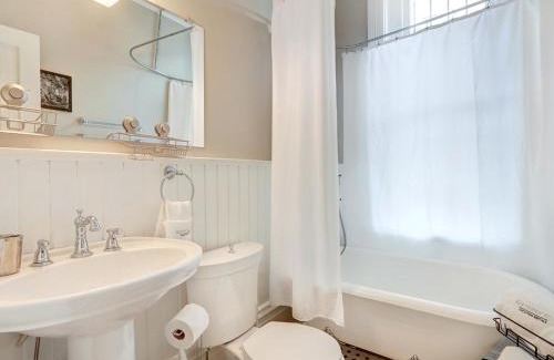 Savannah Victorian District Apartment | Bolton Forsyth Suite