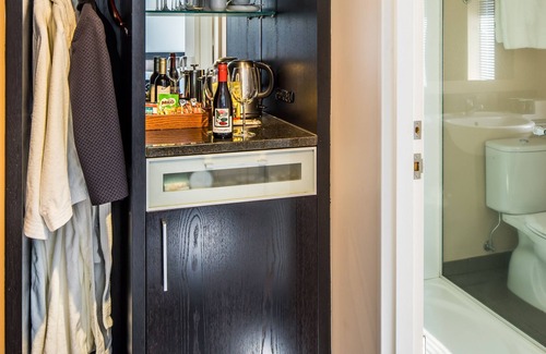 Wellington Hotel | Bolton Hotel