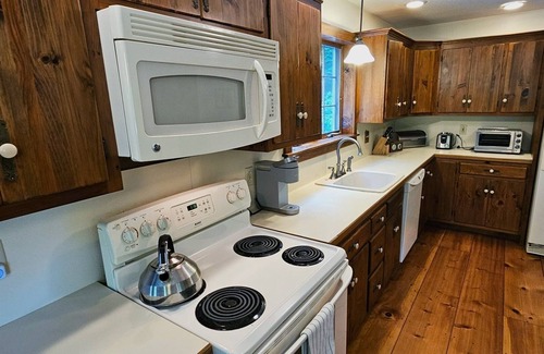 Bolton Landing House | Bolton Landing - 4 Bdrm Vacation Rental