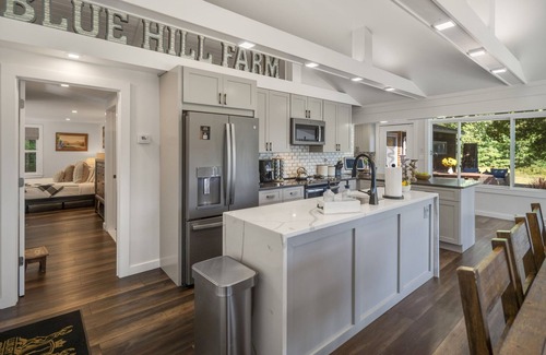 Bolton Landing House | Bolton Landing Compound|18 Beds|Hot Tub|Dock Slip|Pet Friendly|