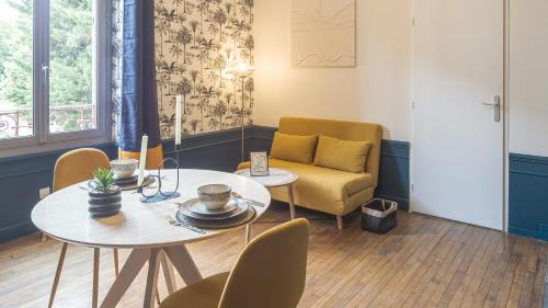 Troyes Apartment | BonAppart 12 - Charme Napoléonien & Confort