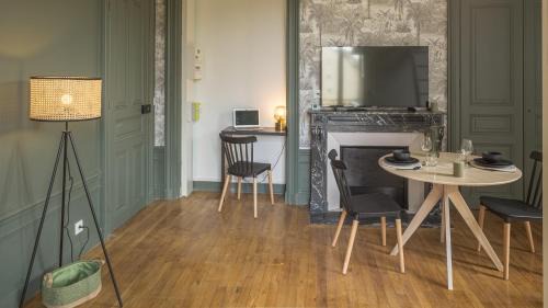 Troyes Apartment | BonAppart 13 - Charme Napoléonien & Confort