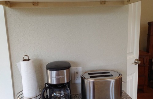 Flat Rock Apartment | Bonclarken Upstairs Studio Apartment