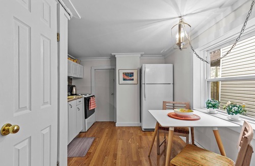 Downtown St. John's Apartment | Bond St Flat | 1bd | 1bth | Zen Garden | Central