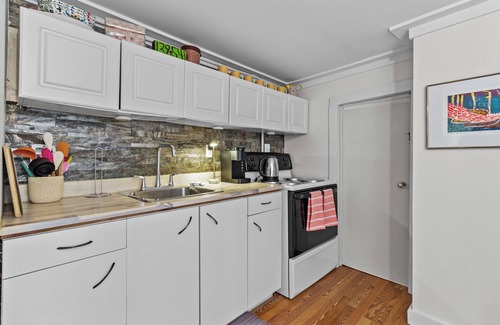 Downtown St. John's Apartment | Bond St Flat | 1bd | 1bth | Zen Garden | Central