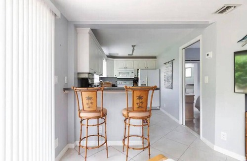 Kenmont Cottage | Bond Way · ✰Private House✰ Close to Beach,Bars & Restaurants