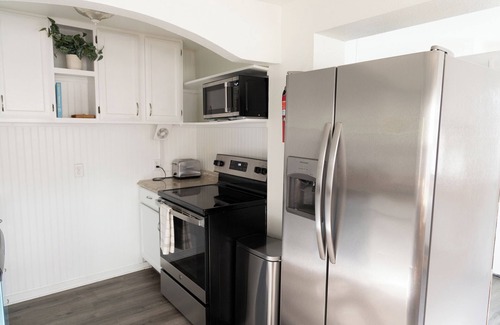 Flour Bluff House | Bonfire bliss w/Cornhole and Relaxation Ten Minutes From The Beach