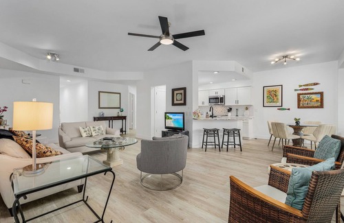 Bonita Bay Condo | Bonita Bay Condo, 2/2 With a Den, Gorgeous Condo!