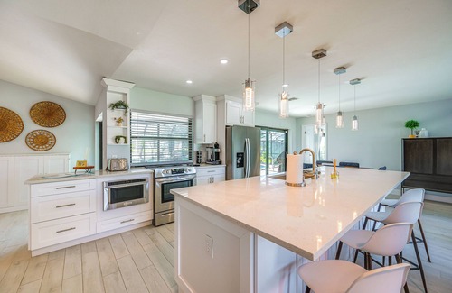 Bonita Springs House | Bonita Springs Home w/Lake Views: 8 Mi to Beach!