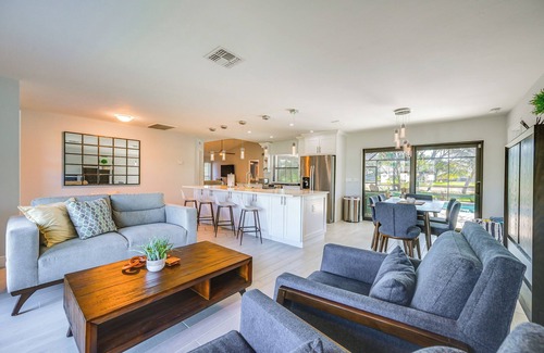 Bonita Springs House | Bonita Springs Home w/Lake Views: 8 Mi to Beach!