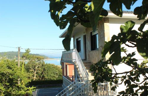 Porto do Son Apartment | Bonita vivenda con jardín en playa Aguieira
