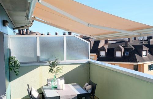 La Corredoria y Ventanielles Apartment | Bonito atico zona hospital con garaje