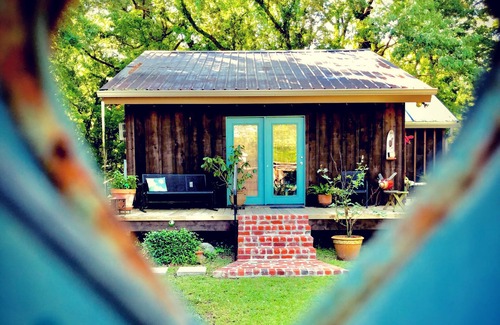 Breaux Bridge Apartment | Bonne Terre Studio: Louisiana Farm Stay Getaway Artists’ Retreat
