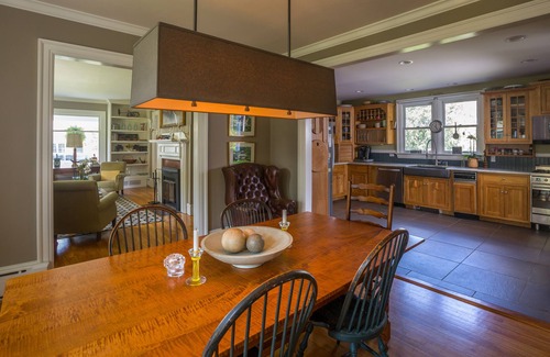 Manchester Center House | BONNET HOUSE - LUXURY STAY IN A 130 YEAR OLD HOME - WALK TO SHOPS & DINING