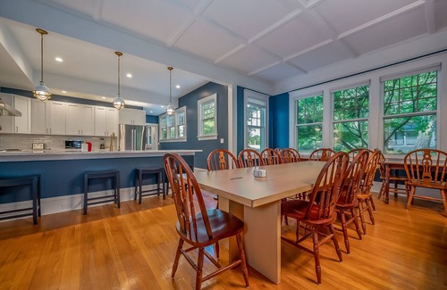 Hyman Heights Historic District House | Bonnie Haven | Historic 10 BR Home in Downtown Hendersonville