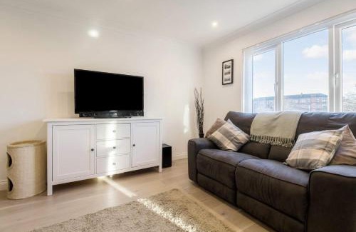 Glasgow House | Bonnie Home, Queens Park, City Centre and Hampden Stadium nearby