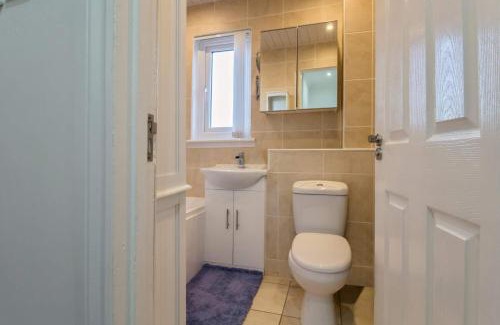 Glasgow House | Bonnie Home, Queens Park, City Centre and Hampden Stadium nearby