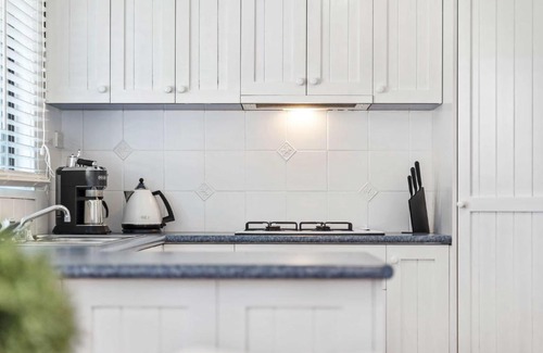 Ocean Grove House | Bonnyvale Beach Abode Free WiFi