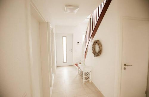 Siegburg House | bonquartier - HOUSE 5BR - GARDEN - FOREST - TOP ROAD CONNECTION