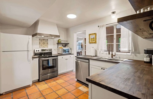 Tanque Verde House | Bonus Suite, Heated Pool, Games, BBQ Solana #6+7