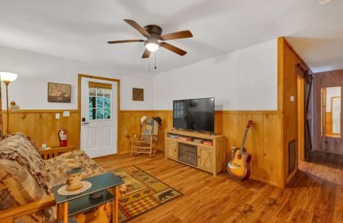 Cosby House | Boo Bear Close to Gatlinburg