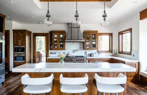 Spanish Peaks House | Book a Winter Getaway Today! Luxurious Estate Home Comfortably Sleeps Up to 12 Guests