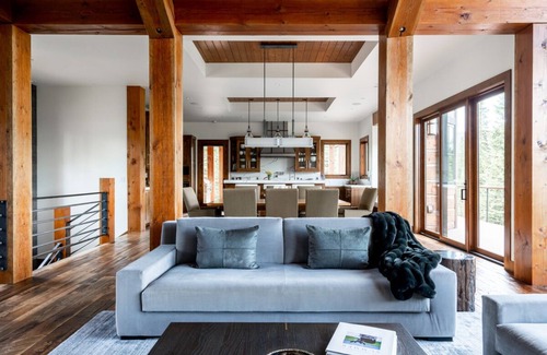 Spanish Peaks House | Book a Winter Getaway Today! Luxurious Estate Home Comfortably Sleeps Up to 12 Guests