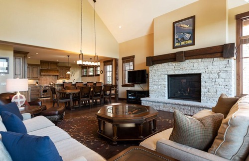 North Park City Cottage | Book a Winter Stay! Ski Cottage! Private Hot Tub! 5 Minutes to Main Street!