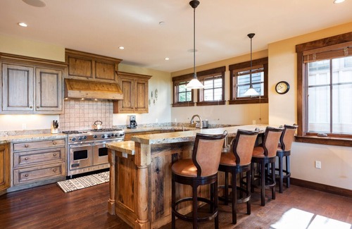 North Park City Cottage | Book a Winter Stay! Ski Cottage! Private Hot Tub! 5 Minutes to Main Street!