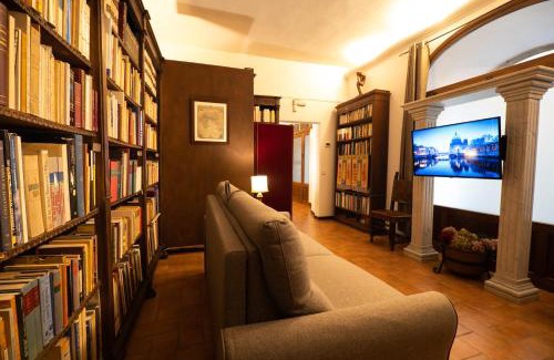 Orvieto House | Book and Bed