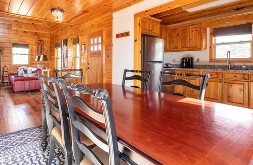 Mentone House | Book Fall B4 Sold-Out- Brow-HotTub-GR8Coffee-Pet-New Bath