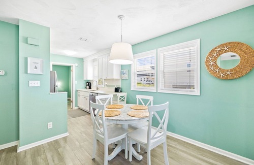 Cape San Blas Condo | Book for Fall! Dog-Friendly Duplex! Gulf Views! Short Walk to Beach!
