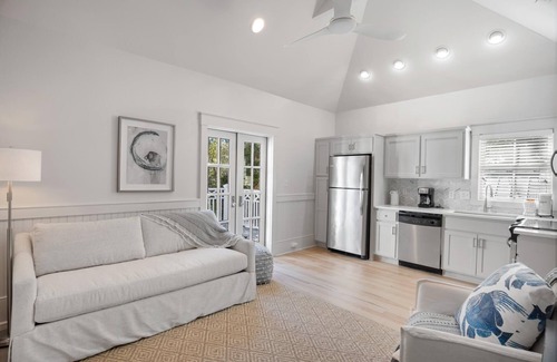 Cottage District House | Book for Fall The Piper - 4 Adult Bikes! 6 Passenger Low-Speed Vehicle! Watercolor Park District!