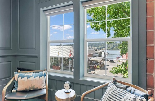 Poulsbo House | Book Hotel Scandi in Downtown Poulsbo - Sleeps 24!