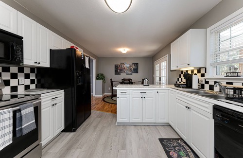 Mills River House | Book in March, and you will get a 20% discount! Soak in the Hot Tub!