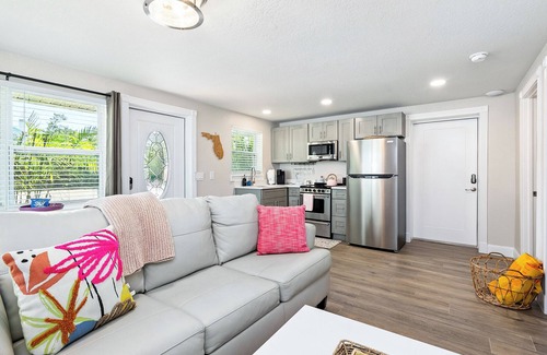 Siesta Key Condo | 🦩Book Me Baby! Wildflower Inn Siesta Key #4 Frangipani🦩