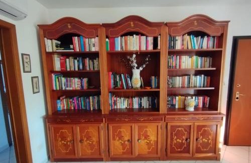 Cascina Apartment | Book Nook