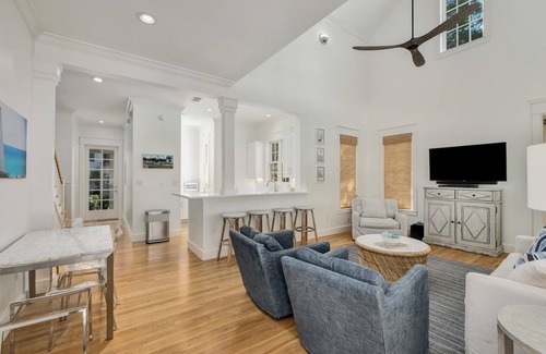 Seaside House | Book Now for a Fall Getaway! Lemon Tree - Beautiful Seaside Home! 4 Adult Bikes!